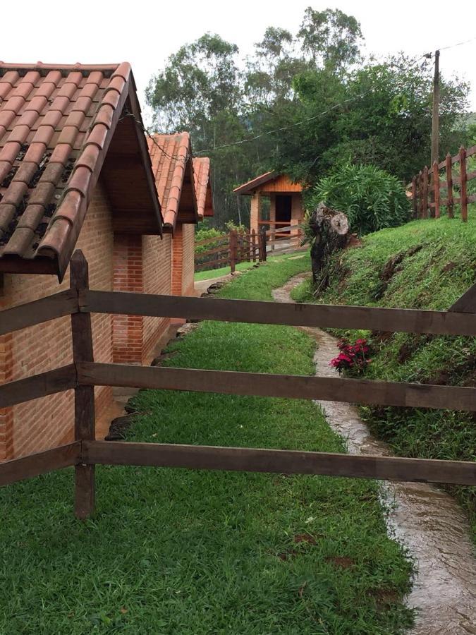 Chales Pedacim Du Ceu Bueno Brandão Екстериор снимка